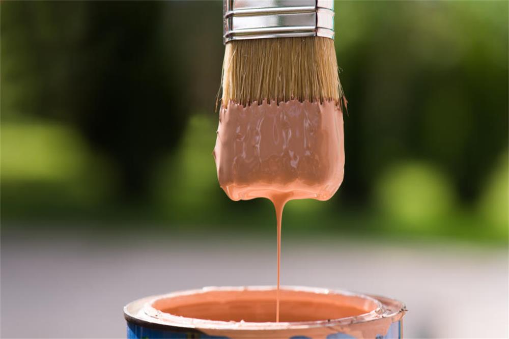 Varnish Vs. Stain: What's the Difference?